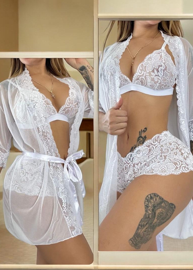 trio sexy con bata